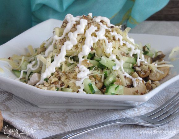 Или так. Салатик очень вкусный! Приятного аппетита!