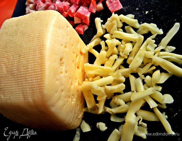 Сыр натереть.