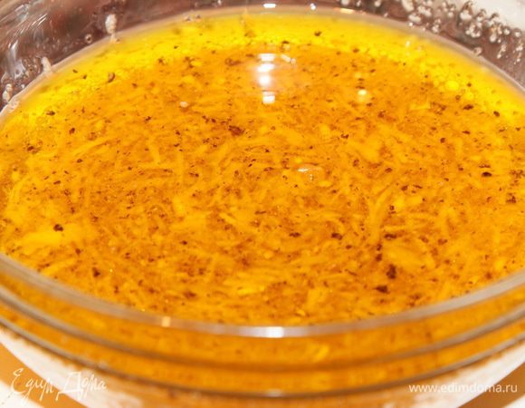 Из ингредиентов для маринада, готовим маринад.