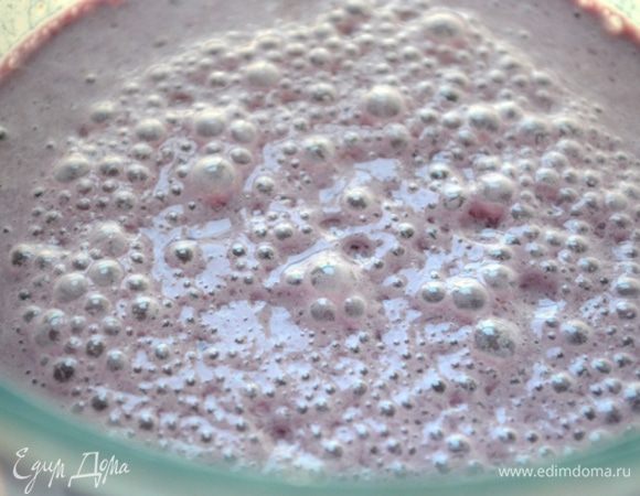 Если смузи готовлю для деток, молоко наливаю теплым. Если для взрослых - наливаю холодное.
