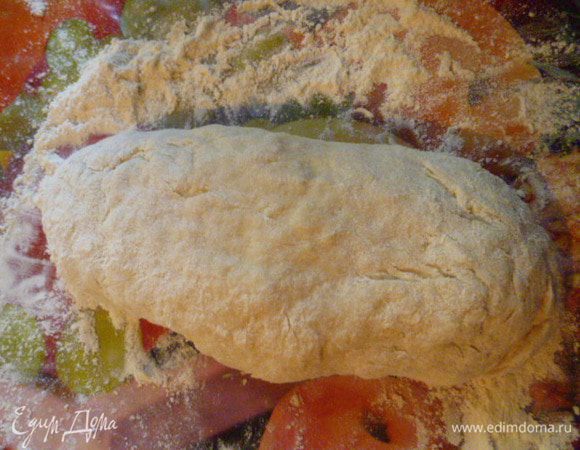 Замесила не липкое тесто.