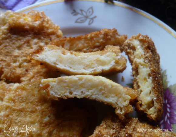 Вафли в сухарях более хрустящие, без сухарей - более мягкие.
Оба варианта очень вкусно и сытно.
Приятного аппетита!