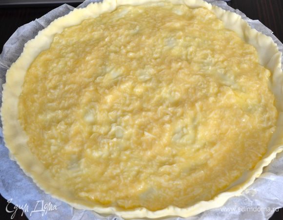 Залить этой смесью пирог. 
