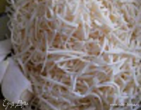 Сыр натереть на терке, добавить измельченный чеснок (я пропустила через чеснодавку). Добавить майонез.