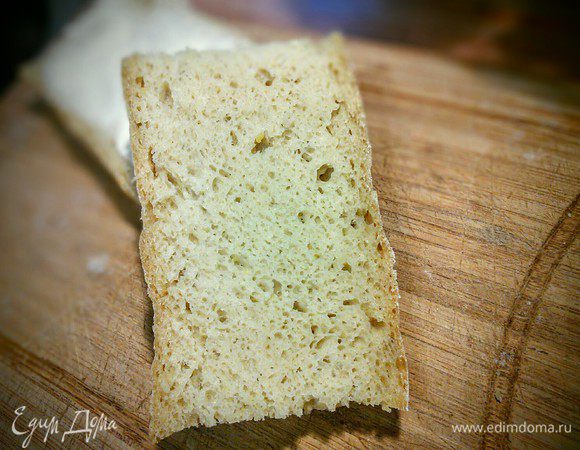 Багет в разрезе на третий день. 