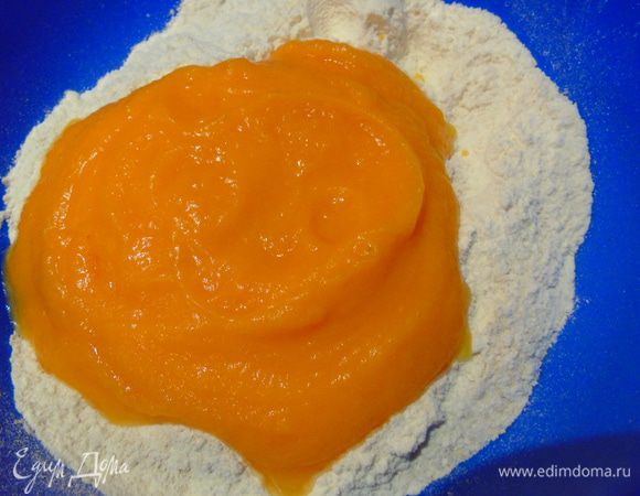 Добавьте к муке.