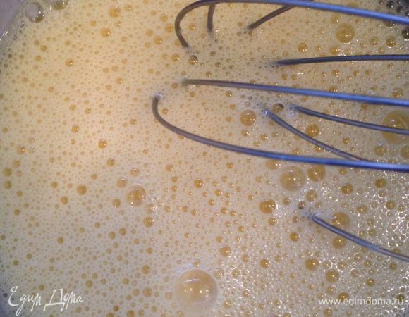 Взбиваем венчиком.