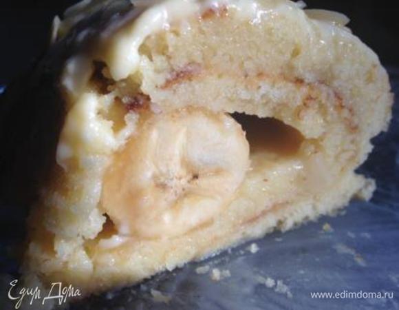 Мне попался горбатый банан, поэтому рулет плотно не свернулся.
Старайтесь выбрать ровный банан.
Очень вкусно!