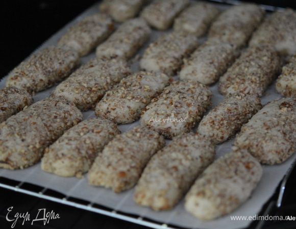 Поставить в разогретую духовку и выпекать 15 мин. Готовые печенья переложить на решетку и дать остыть.