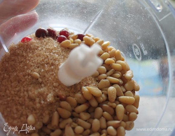 Для второй начинки все продукты смешать в блендере.