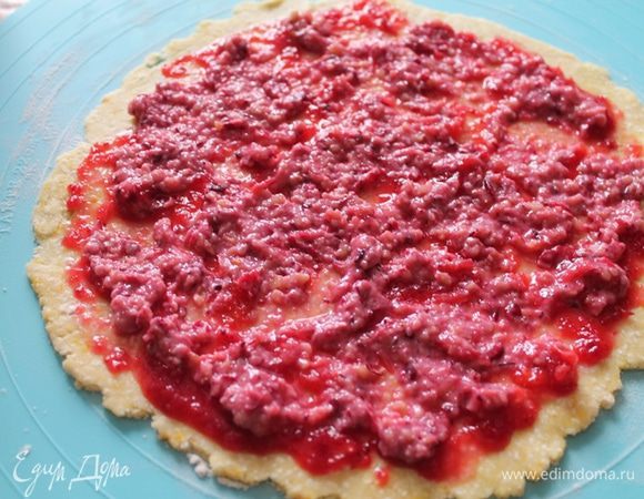 И сверху второй начинкой.