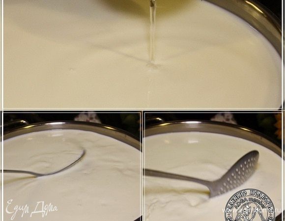 Добавляем раствор в подогретое молоко и очень хорошо размешиваем.