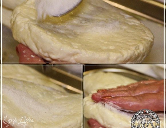 Дальше солим. Со всех сторон. И растираем соль по сырным головкам. Примерно ложку – полторы чайной надо на головку. 