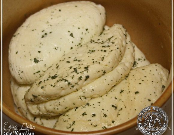 Укладываем их в глиняный, простите, горшок.