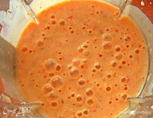 Взбиваем — это будет основа смузи.