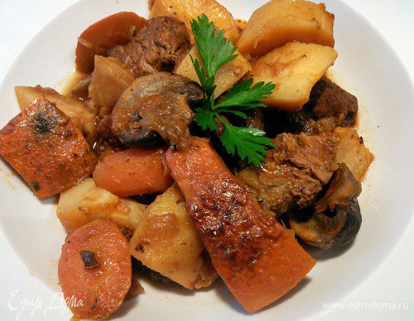 Теперь есть два варианта: тушить до готовности и насладиться блюдом как оно есть.