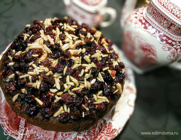 Дайте торту настояться. Лучше оставить его на ночь. 