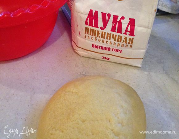 Замешиваем тесто. 