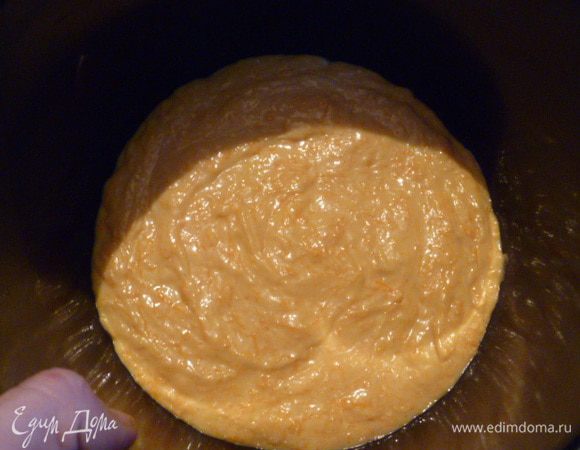 Пекла я в мультиварке на режиме Выпечка 40 минут (мощность 860 Вт).
На дно чаши я положила круг из пергамента.
Также можно испечь в разогретой духовке при 180 градусах 30 минут.