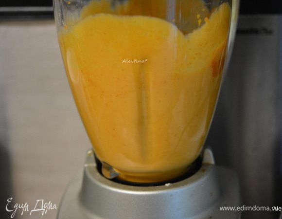 Загрузить все в блендер и взбить до однородной массы.