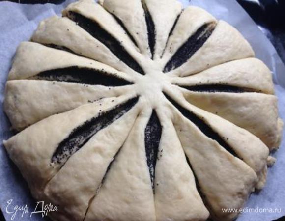 И каждую часть еще пополам (получится 16 лепестков).