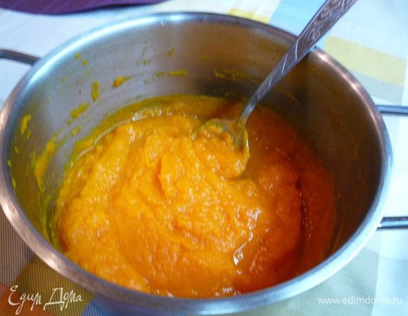 Взбиваем блендером до состояния пюре и охлаждаем.