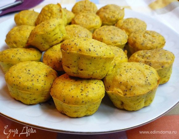 Готовые кексы вынимаем из духовки и остужаем.
Можно посыпать сахарной пудрой и попить чай!