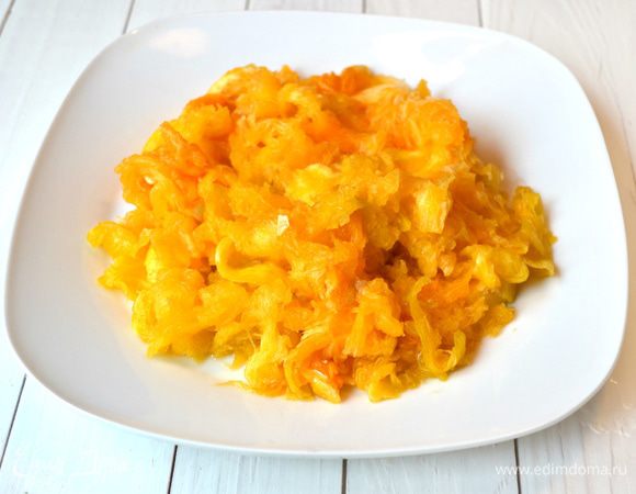 Мякоть тыквы измельчить ножом. 