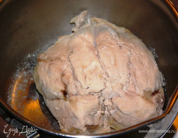 Куриную грудку отварить и остудить. 