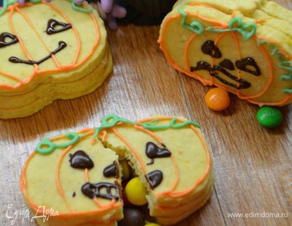 Вот и готово! Море позитива,довольные и счастливые дети! Что еще надо!? Можно сделать с разными начинками и детям будет интересно, что у кого попадется.
Приятного аппетита!