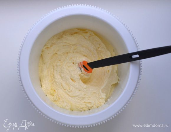 Трехцветный кекс ингредиенты Взбить миксером до однородной массы.