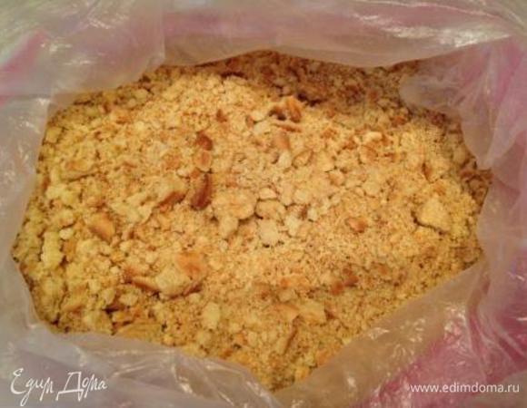 Раскрошить печенье в крошку.
