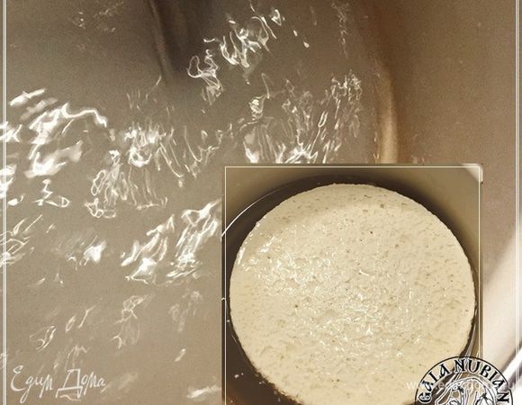 Потом ненадолго сыр опустить в прохладную воду (можно слегка подсоленную), чтобы сыр остыл.