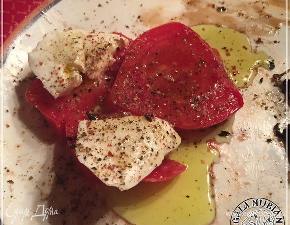 Если сдобрить маслом оливковым (лучше холодного отжима — домашним), присыпать свежемолотым перцем и с, опять же, помидором… это вообще — отрыв башки.