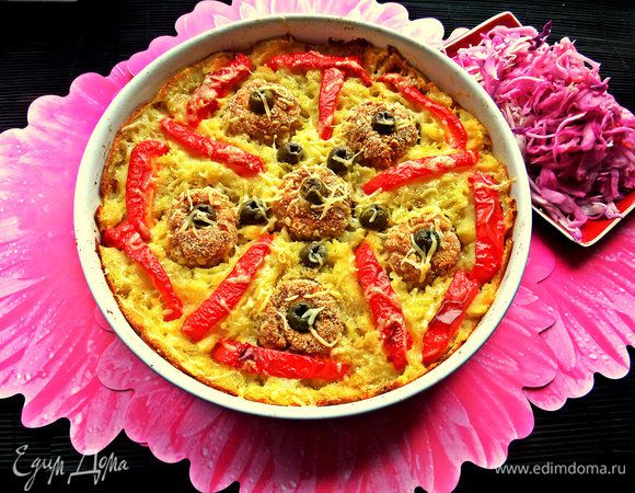 Подаём прямо в форме-керамика хорошо держит тепло! 