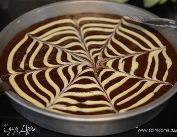 Ножом столовым слегка провести линии. Поставить в разогретую духовку на 35-38 минут.