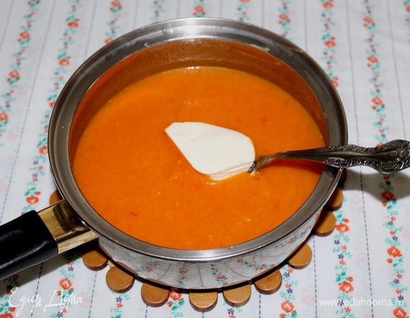 Затем добавить сливочный сыр и довести до кипения.