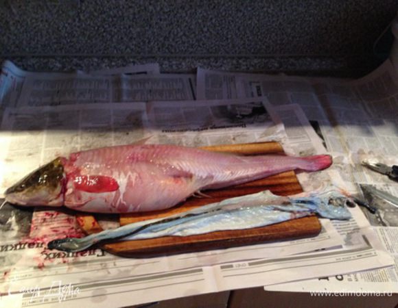 Очистив, важно аккуратно выпотрошить – достать икру или молоки и главное печень.