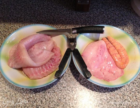 Мясо отделяем от хребта.

