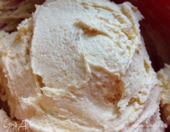 Добавить муку и вымешать до однородности.