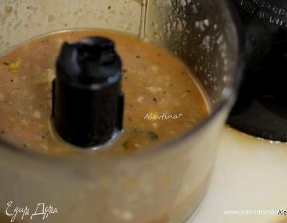 Грушу очистить, нарезать кусочками и взбить в блендере или в кухонном процессоре с остальными ингредиентами, кроме оливкового масла. Затем  добавить оливковое масло и на медленной скорости перемешать.