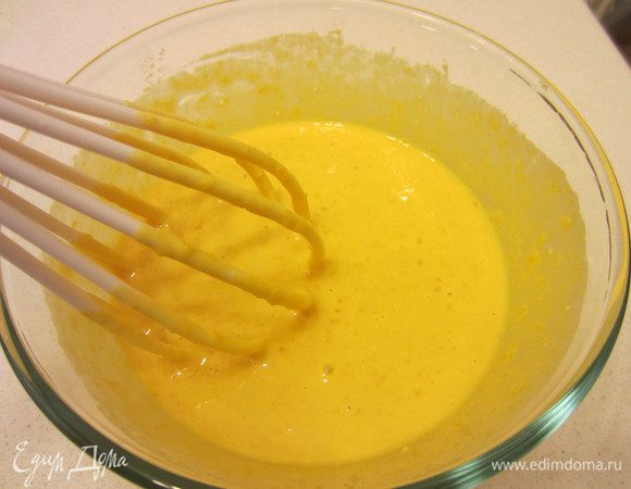 Хорошо перемешать c помощью венчика.