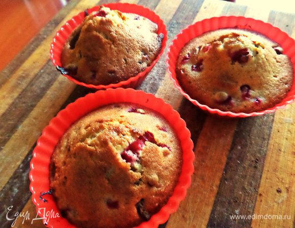 Мини-кексики пропеклись очень быстро. Вынимаем через 15 минут!