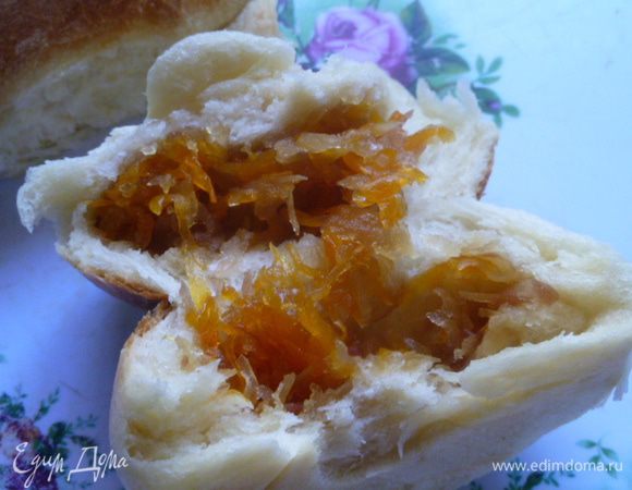 А вот и разломчик. 
Очень нежно, очень вкусно и красиво.
Угощайтесь и Вы! 
Приятного аппетита!