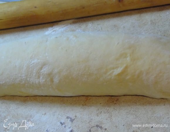 Сверните рулетом.