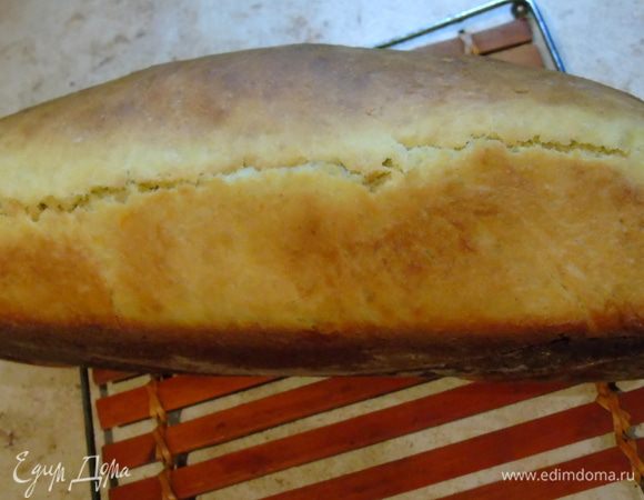 Смажьте яйцом или молоком и запекайте в разогретой до 185С духовке 30-35 минут, до сухой спички.