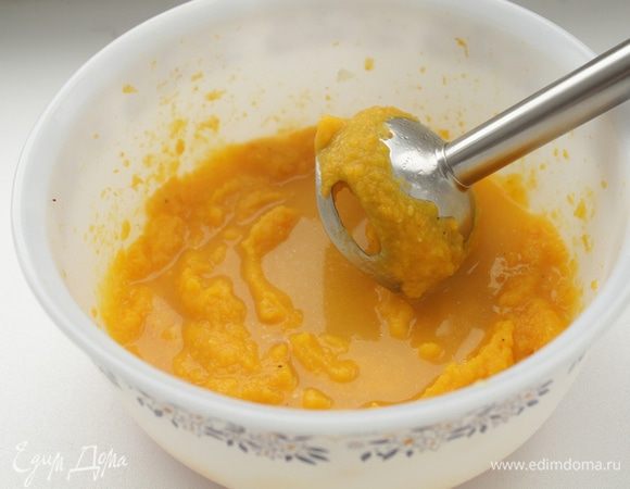 Добавить куриного или овощного бульона до желаемой густоты.