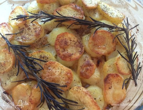 Вот такая румяная картошка получается.