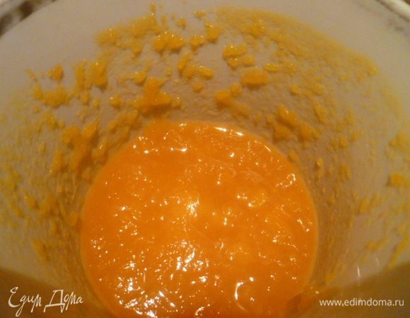 Скажу сразу, я не планировала выставлять желе на конкурс, поэтому фото не очень. Тыкву я заранее отваривала и измельчала. Стакан тыквенного пюре я прогрела с сахаром до полного растворения сахара и до горячего состояния.