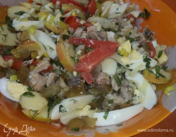 Получился вкусный, нежный и питательный салат!